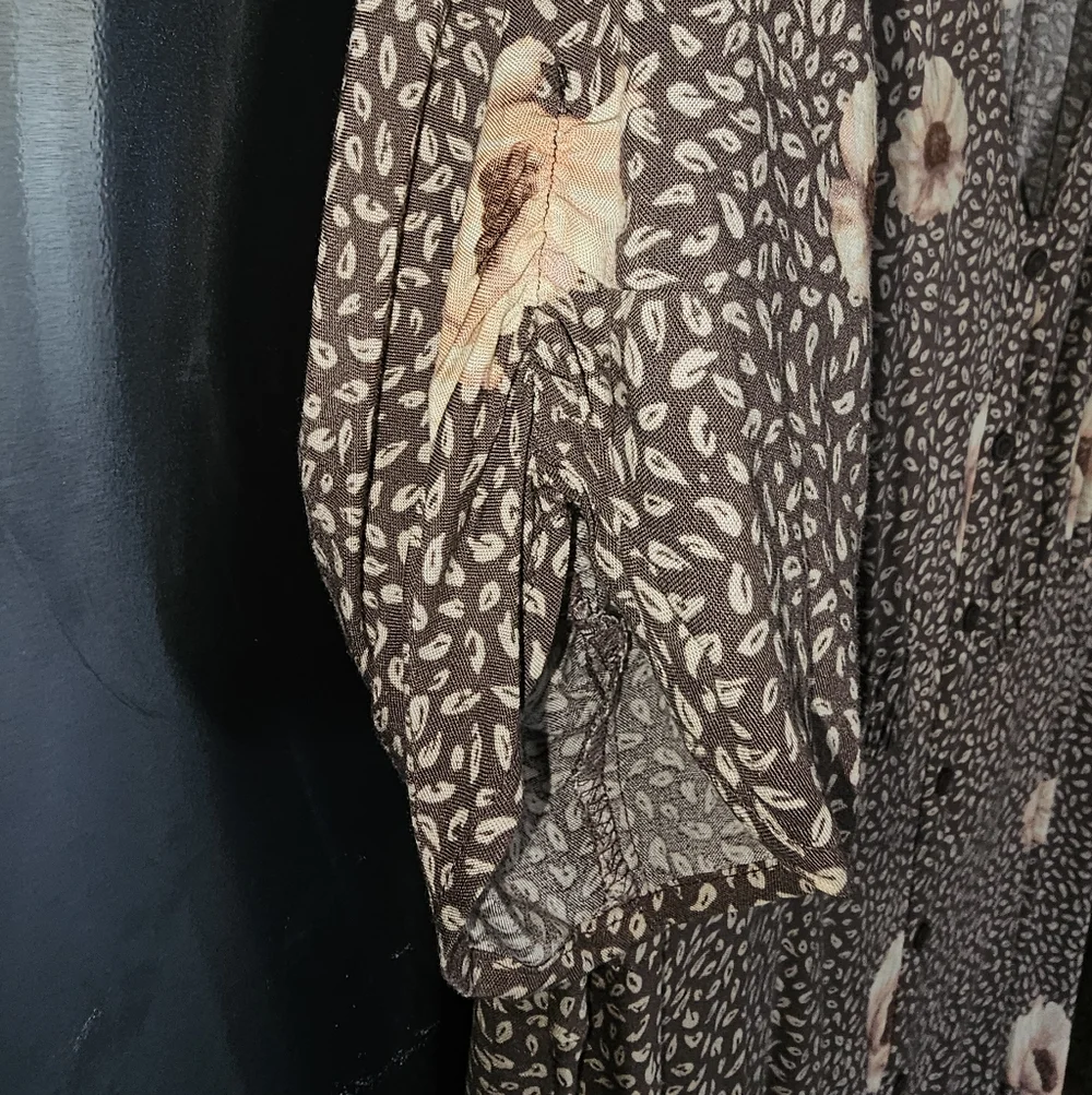 Floral V-Neck Dress - Picture 7 of 10